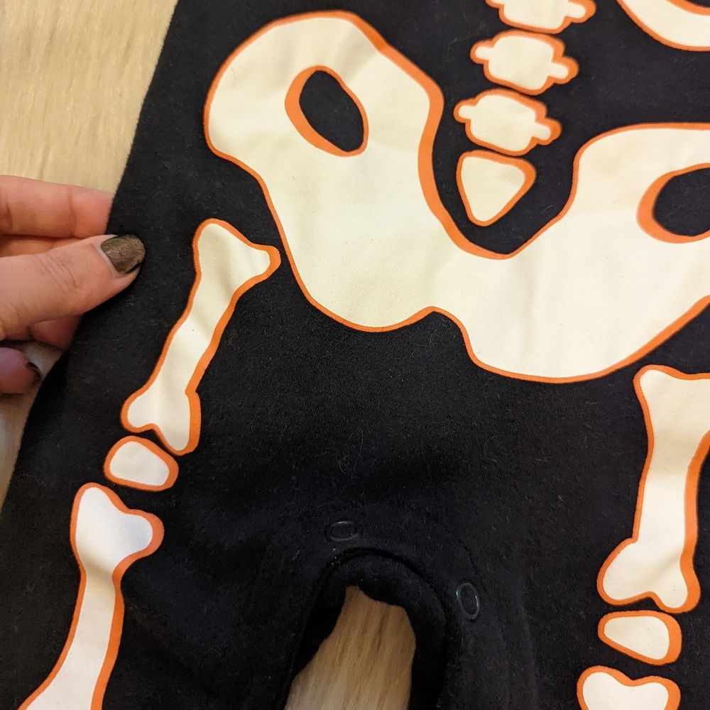 Simple Joys black with white and orange skeleton footsie PJs size 6-9 M - Picture 5 of 6